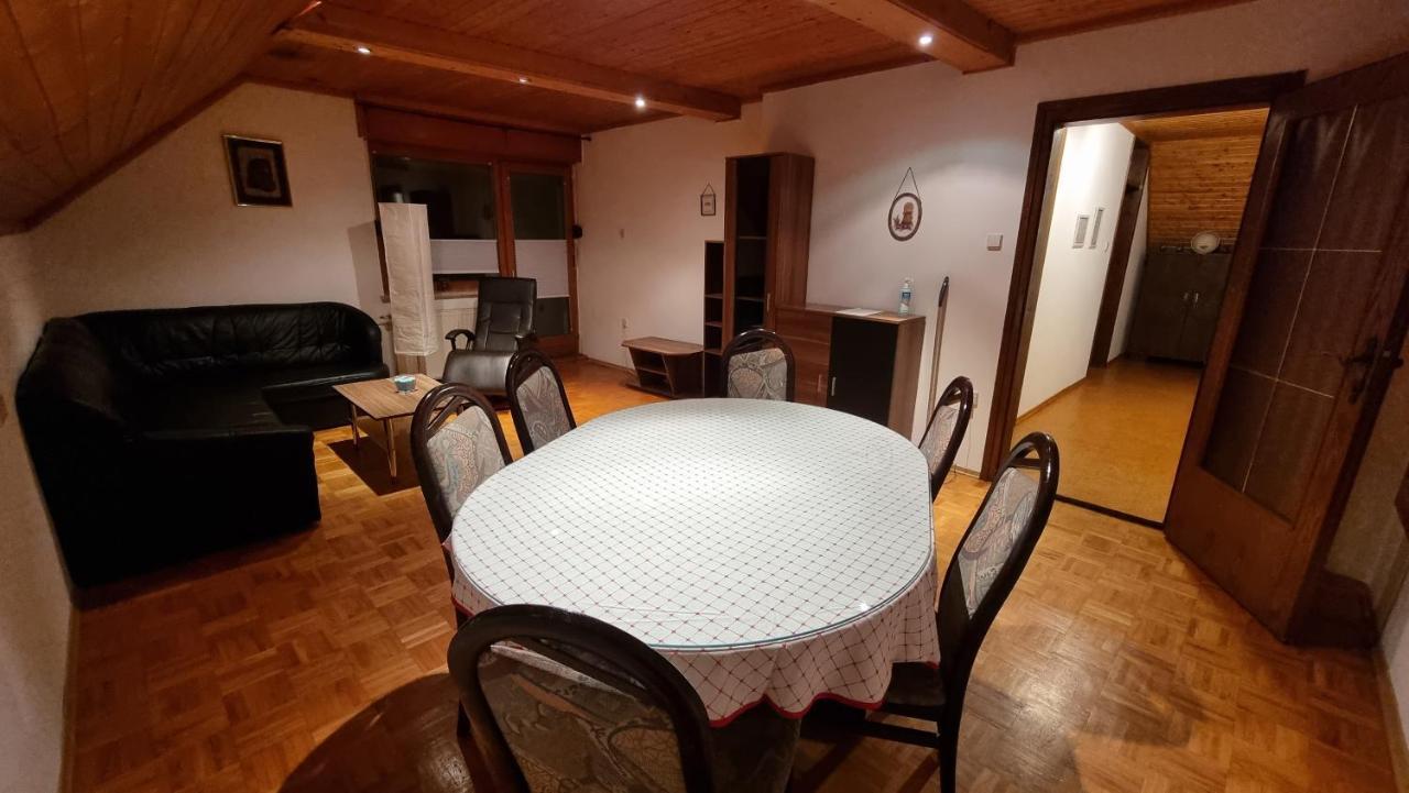Apartma Ursic كْرانْيِسكا غورا المظهر الخارجي الصورة